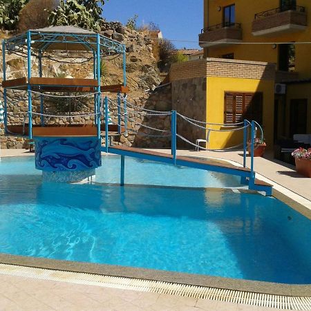 Hotel Le Palme SantʼAnna Arresi Extérieur photo