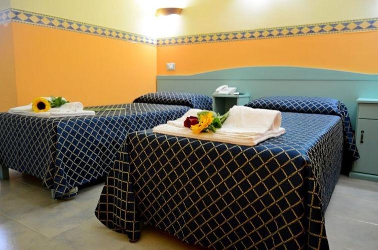 Hotel Le Palme SantʼAnna Arresi Extérieur photo