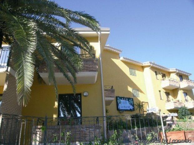 Hotel Le Palme SantʼAnna Arresi Extérieur photo