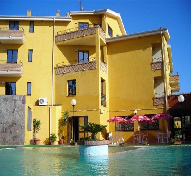 Hotel Le Palme SantʼAnna Arresi Extérieur photo
